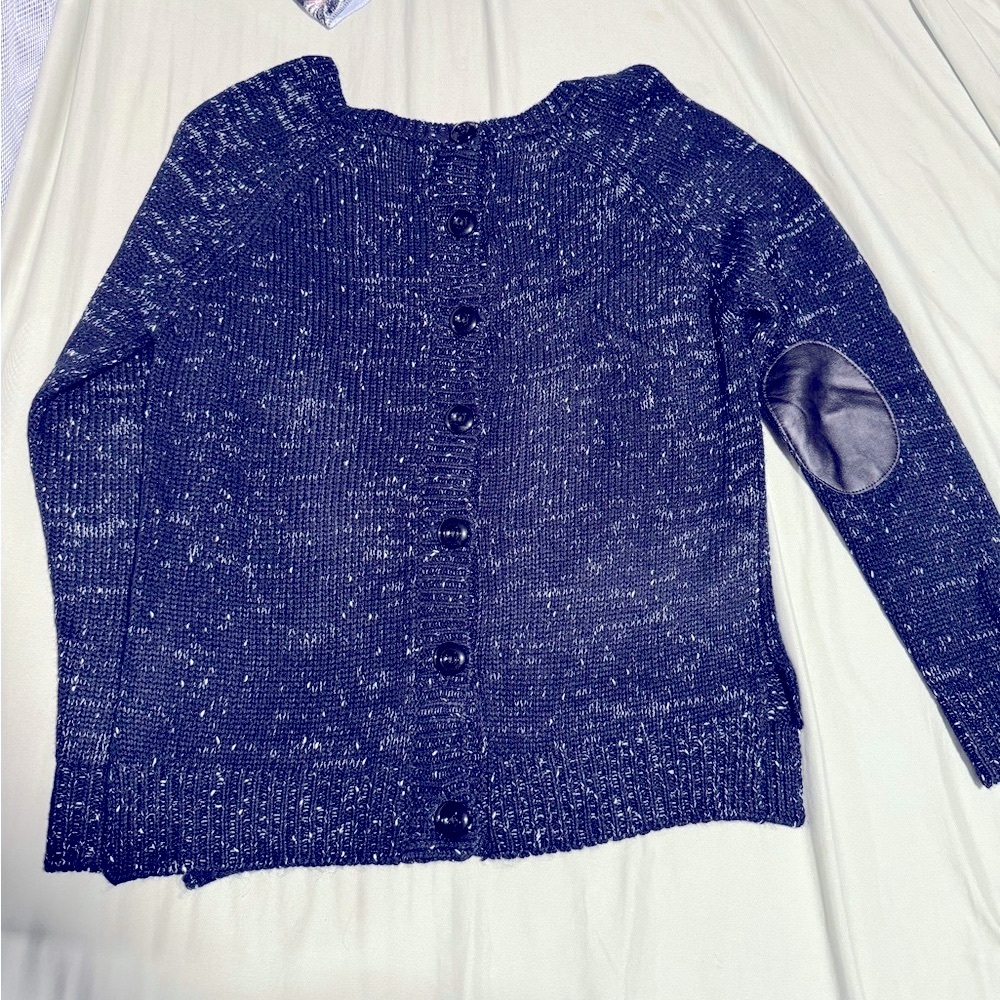 Market and spruce Catula button back sweater navy large